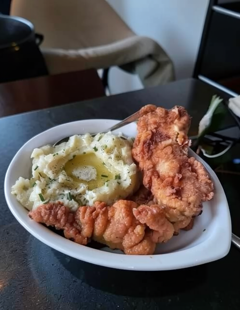 Crispy Fried Chicken with Creamy Mashed Potatoes Recipe